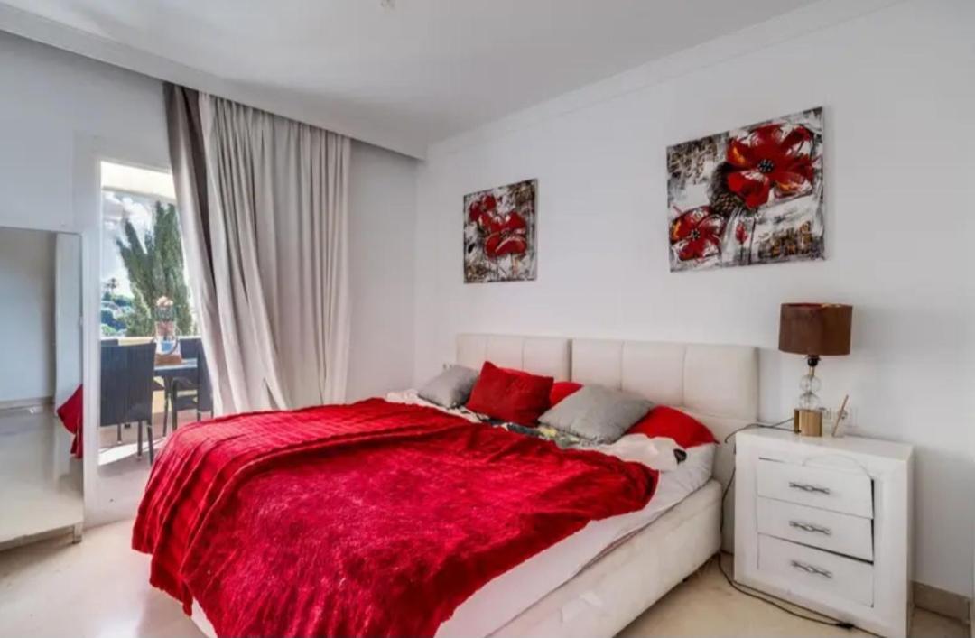 Bedroom, With A Share Bathroom In A Bed And Breakfast Place Malaga Luaran gambar