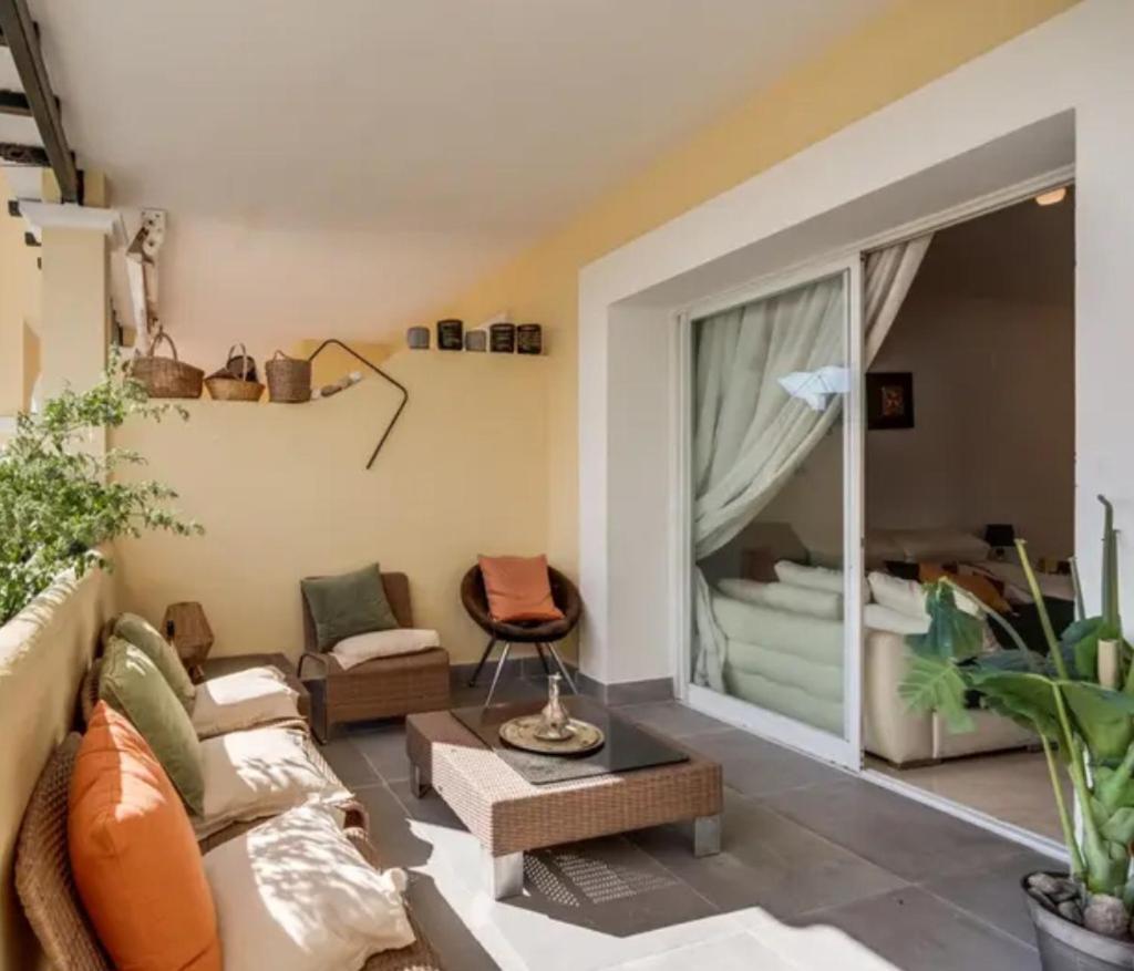 Bedroom, With A Share Bathroom In A Bed And Breakfast Place Malaga Luaran gambar
